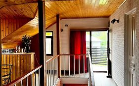 Nino & Irodi'S Guest House