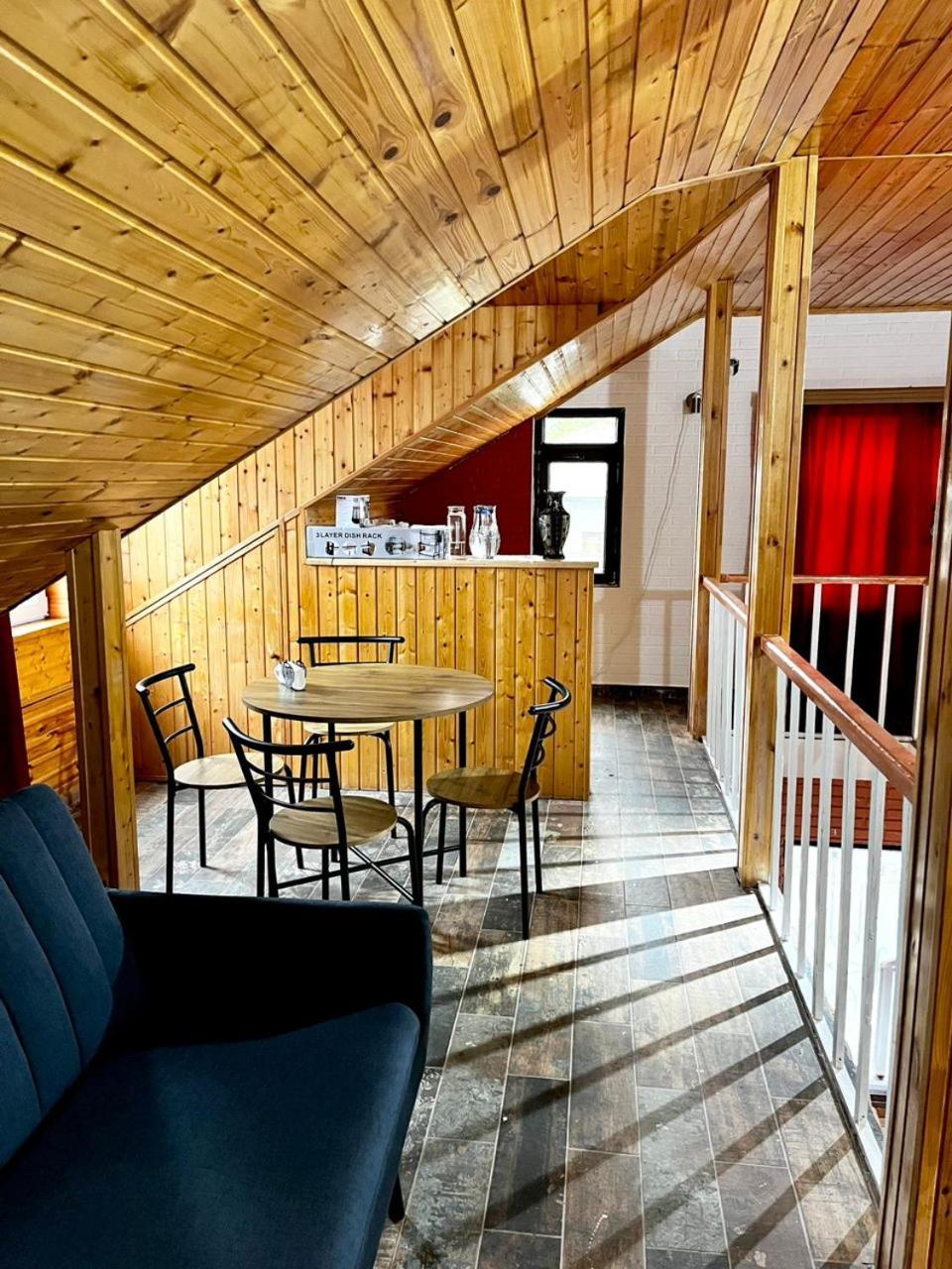 Nino & Irodi'S Guest House Kutaissi Exterior foto